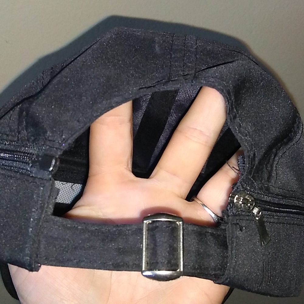 Hat / visor - Picture 3 of 6